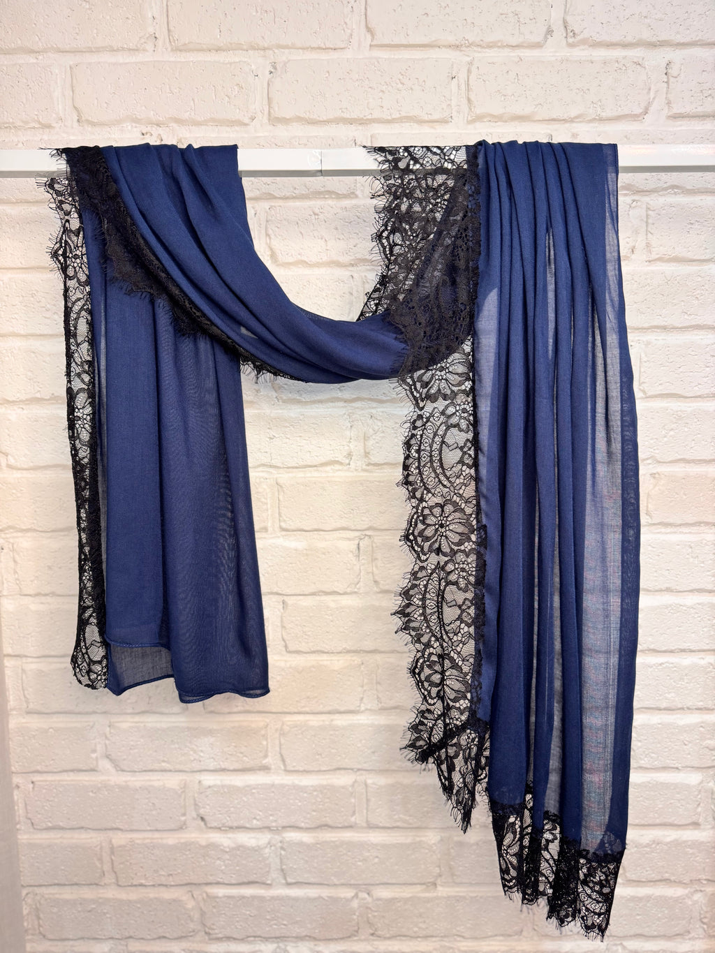 Midnight lace modal