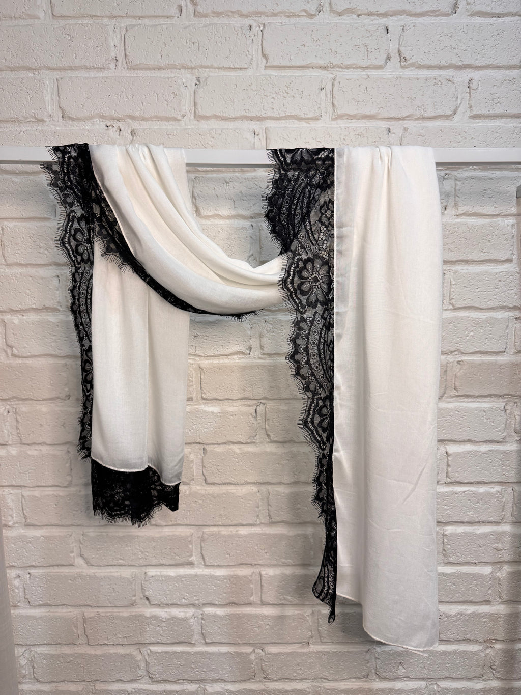 Pearl lace modal