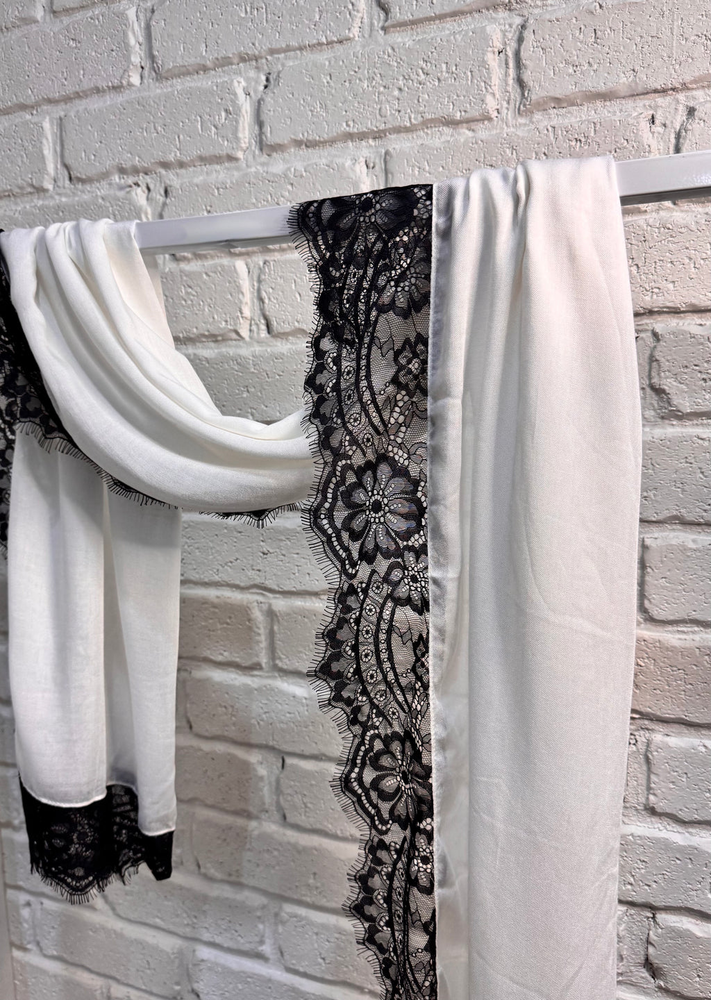 Pearl lace modal