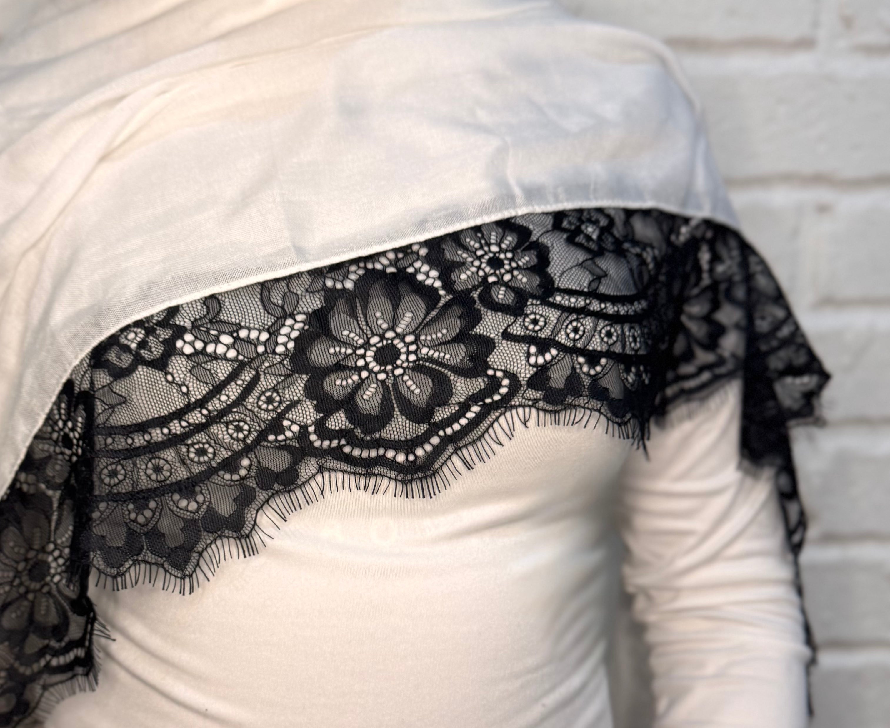 Pearl lace modal